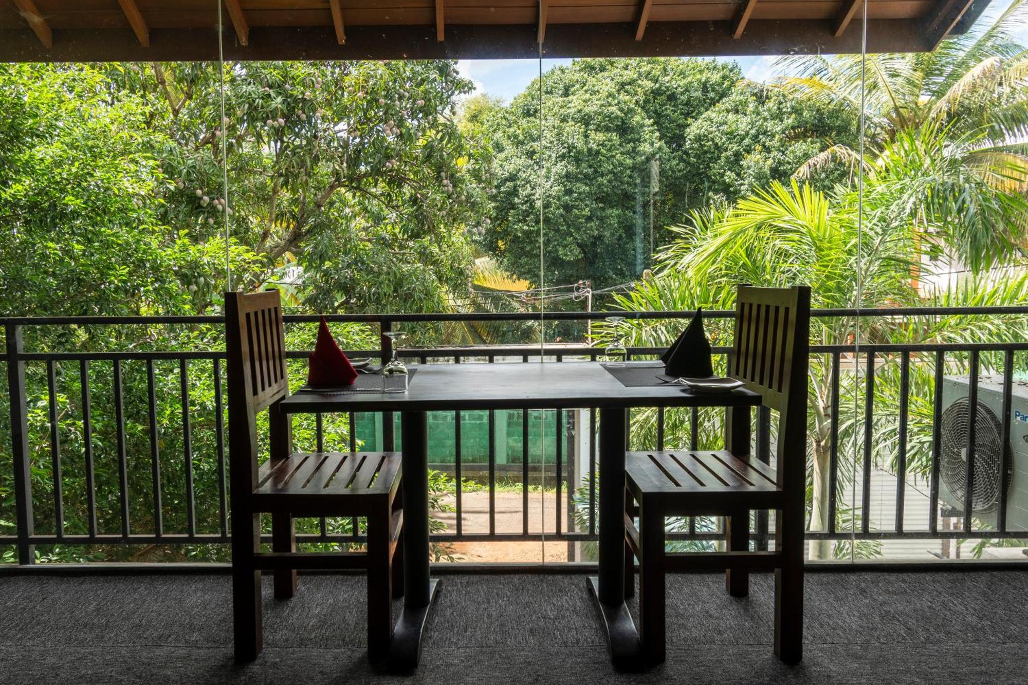 Hotel Bella Vista Anuradhapura Exteriör bild