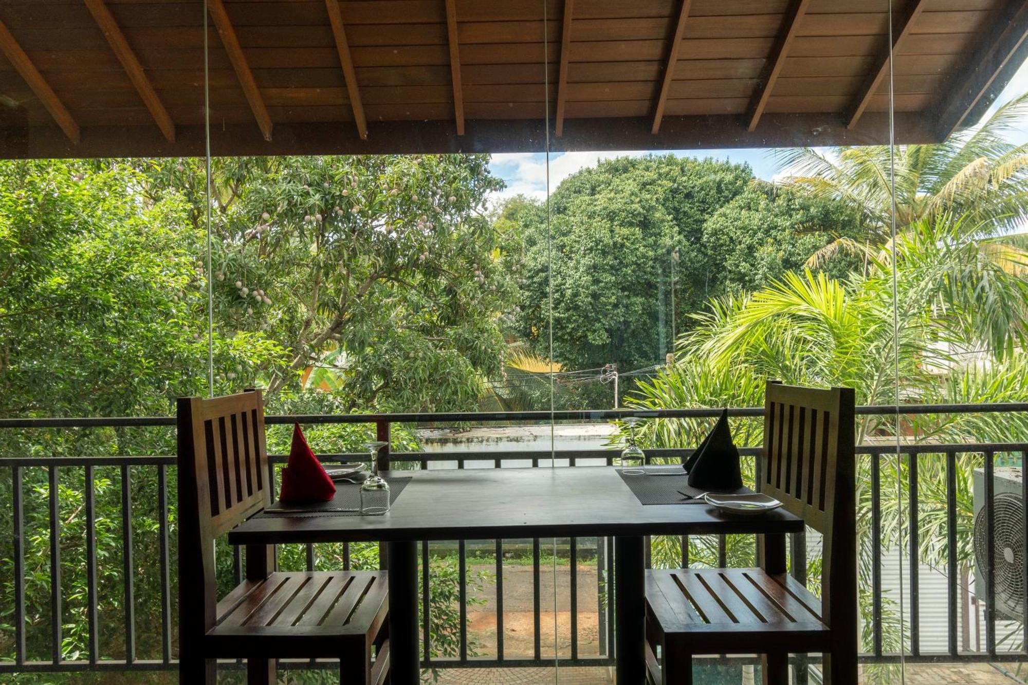 Hotel Bella Vista Anuradhapura Exteriör bild