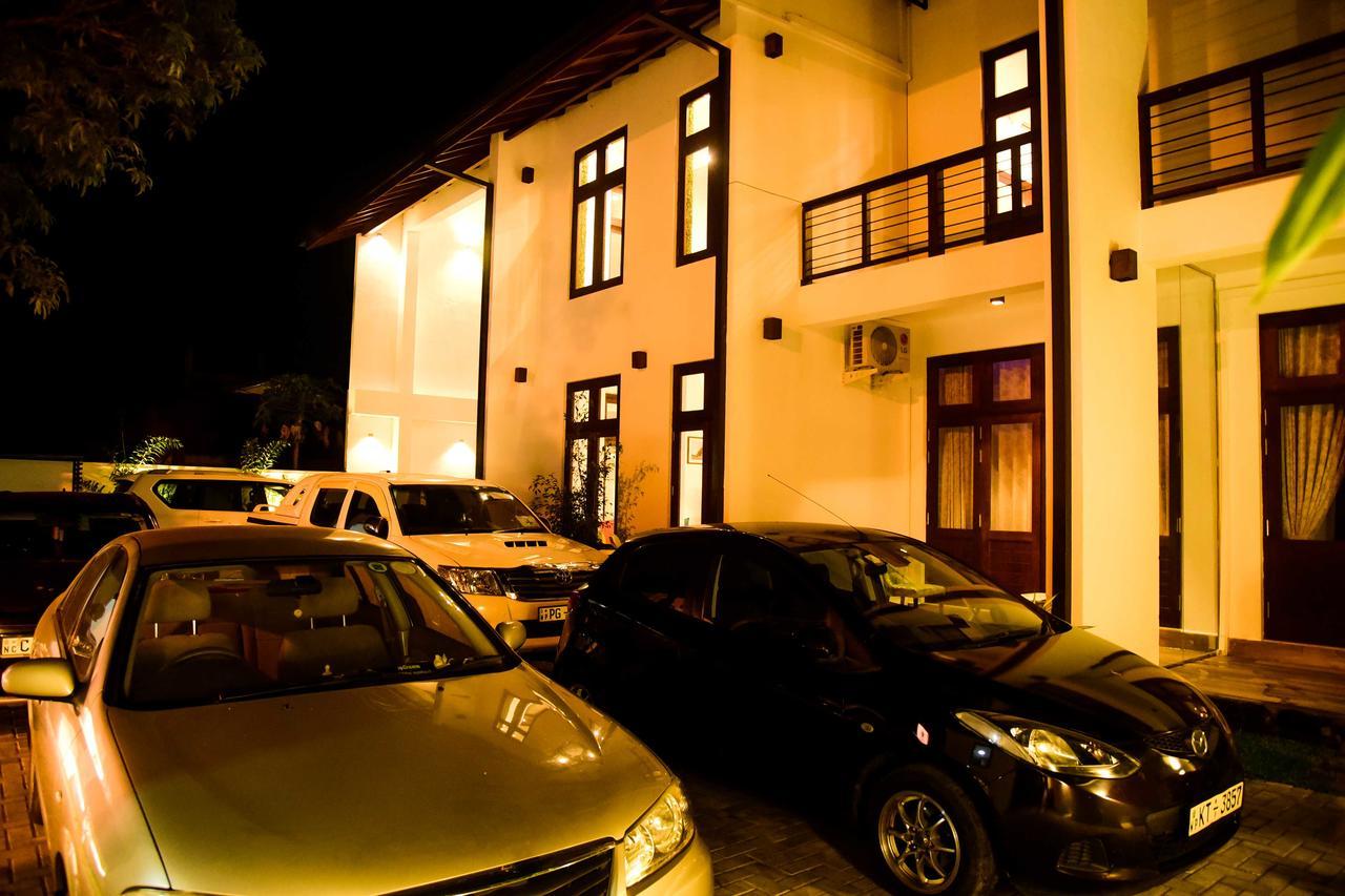 Hotel Bella Vista Anuradhapura Exteriör bild