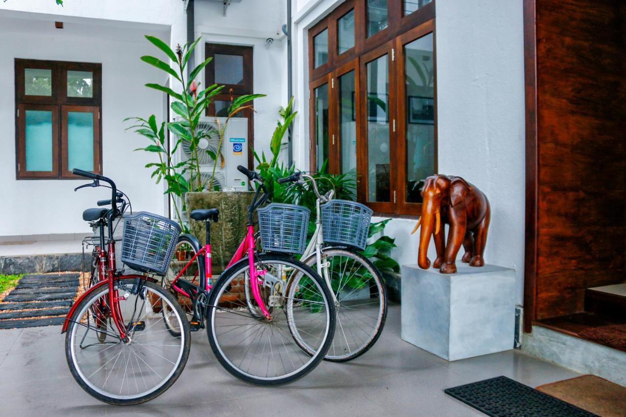 Hotel Bella Vista Anuradhapura Exteriör bild