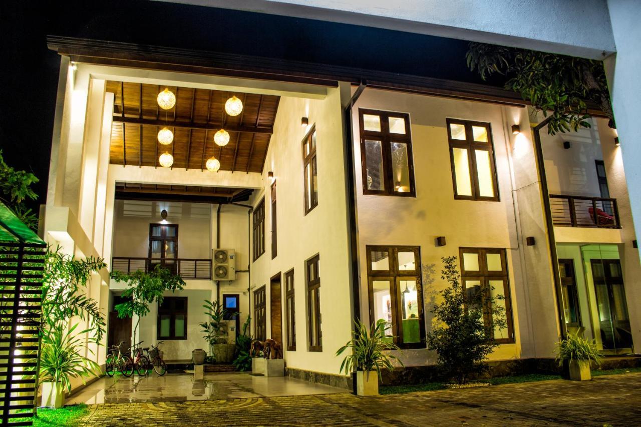 Hotel Bella Vista Anuradhapura Exteriör bild